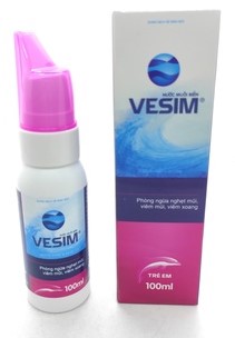 Dung dịch vệ sinh mũi nước biển Vesim Trẻ em (hồng) hộp 1 chai 100ml